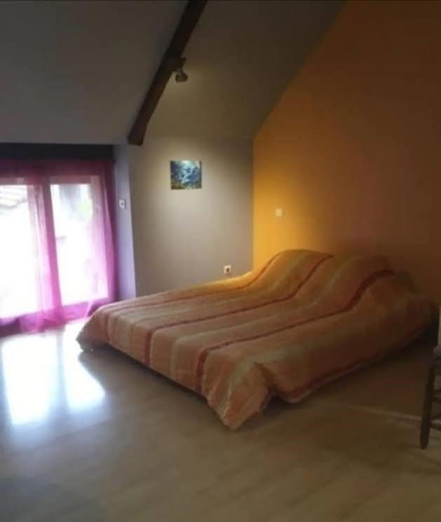 Chambre Chez L'Habitant Rueyres エクステリア 写真