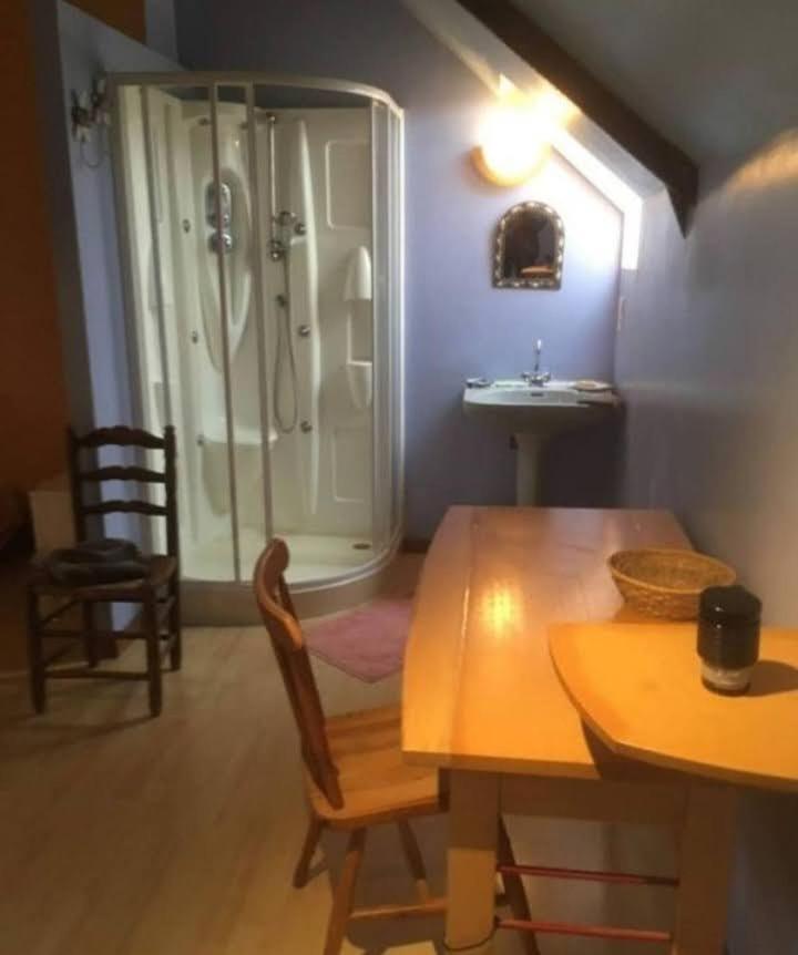 Chambre Chez L'Habitant Rueyres エクステリア 写真